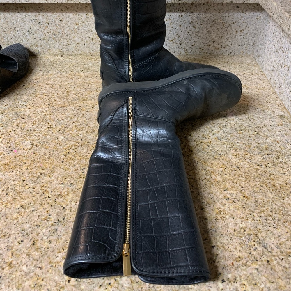 Leather Zip up Ugg’s